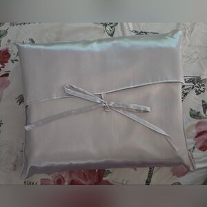 Guess Elegant Cream and Tan Woven Fleece Striped Throw Blanket & Satin Storage